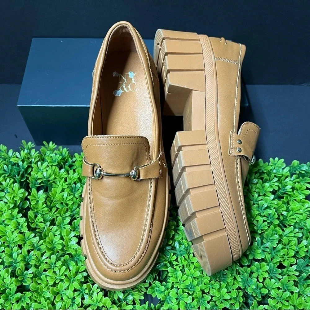 Women's New York and Company Seraphina Platform Loafers NEW. Size 8.5